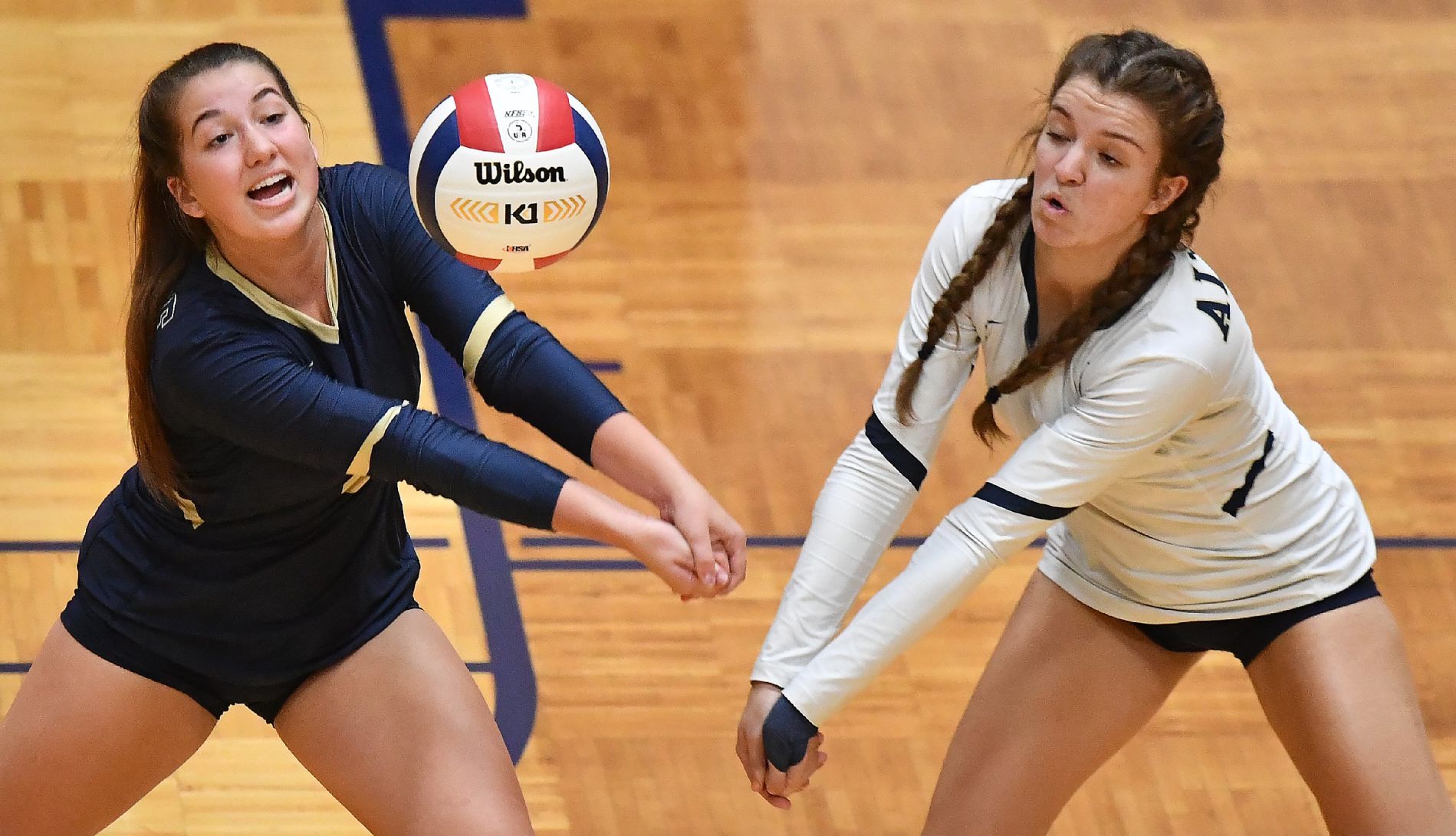 Edwardsville vs Althoff 4A Volleyball Sectional Semifinal